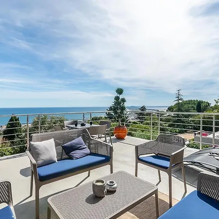 St Clair 2 Piscines Villa *