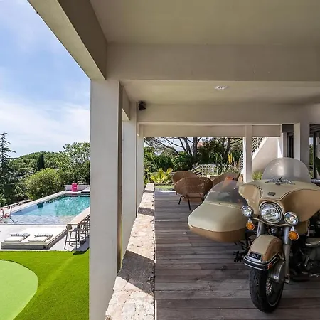 St Clair 2 Piscines *