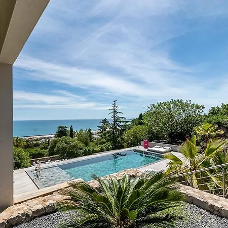 St Clair 2 Piscines *