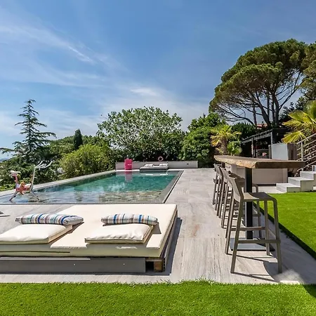 St Clair 2 Piscines Villa