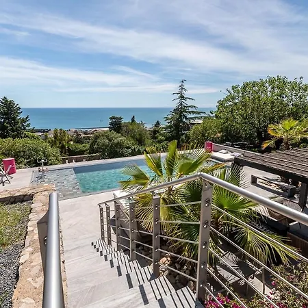 St Clair 2 Piscines Villa *