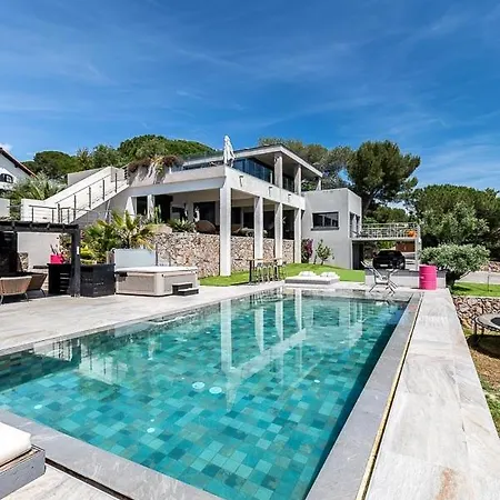 St Clair 2 Piscines *