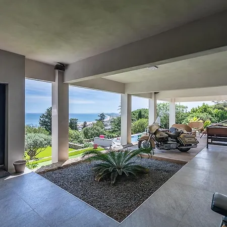 St Clair 2 Piscines Villa